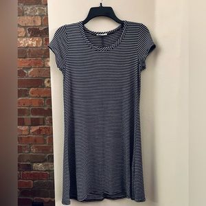 Olivia Rae • soft striped navy and white T-shirt comfy casual dress size medium